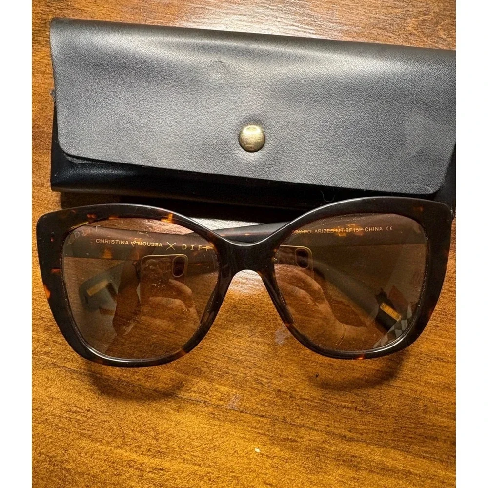 DIFF Christina Haack Ruby Polarized Sunglasses Tortoise Cat Eye MT-BF15P Case